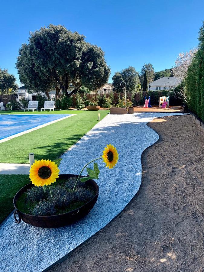 Villa La Roca Madrid กัวดาร์รามา ภายนอก รูปภาพ