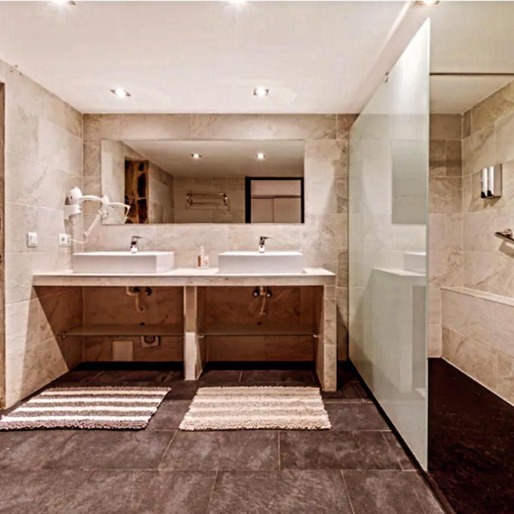Villa La Roca Madrid กัวดาร์รามา ภายนอก รูปภาพ