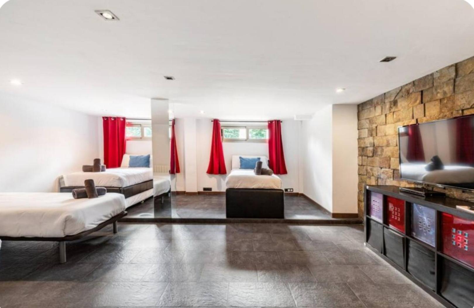 Villa La Roca Madrid กัวดาร์รามา ภายนอก รูปภาพ